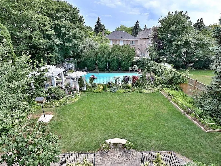 157 Gordon Rd — Photo 3