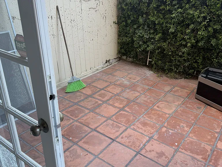 2450 Vista Hogar — Photo 17
