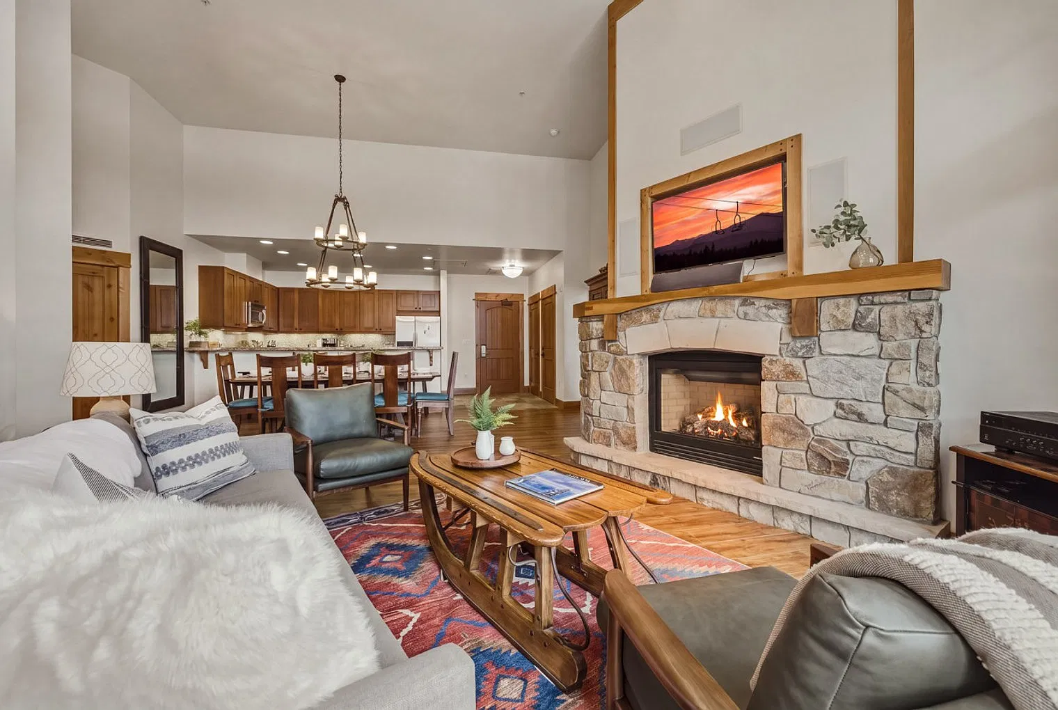 2 bed, 2.0 bath, $10,451 — Photo 2
