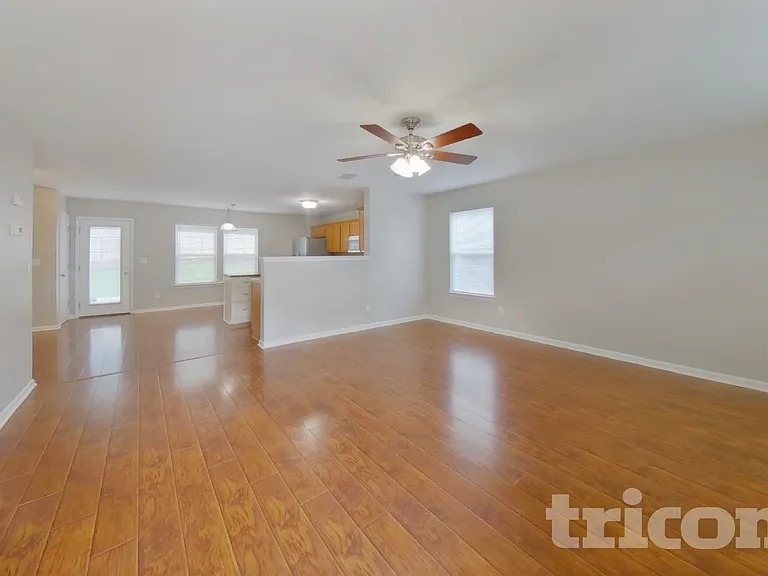 501 Sawtooth Oak Dr — Photo 2