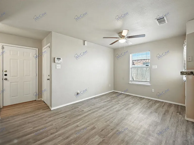 1317 Village Garden Dr — Photo 3