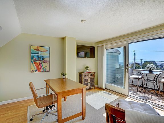 3rd image of 989 Ocean Boulevard #27