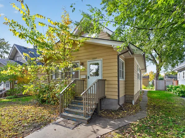 1007 Victoria St N, Saint Paul, MN 55103