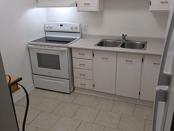 5th image of 261 Rose St #21