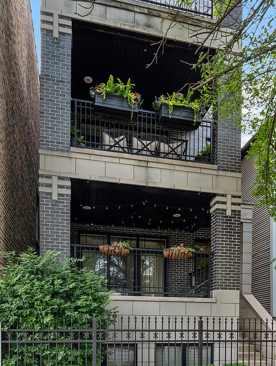 1st image of 3302 N Racine Ave APT 3
