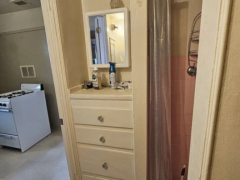 bathroom drawers shelf