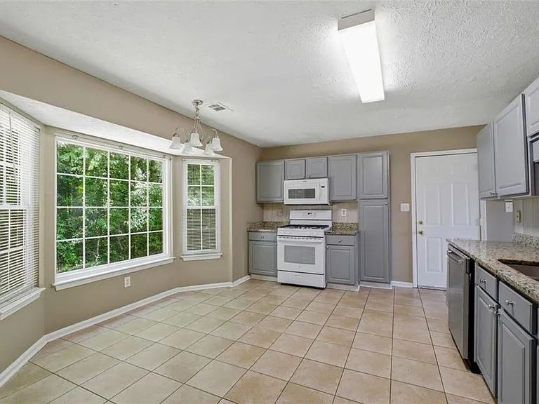 800 Revena Dr — Photo 12