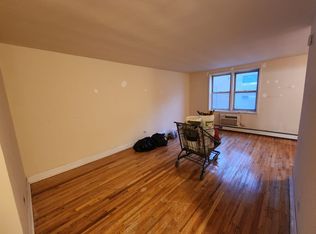 8431 Van Wyck Expy #B48, Jamaica, NY 11435