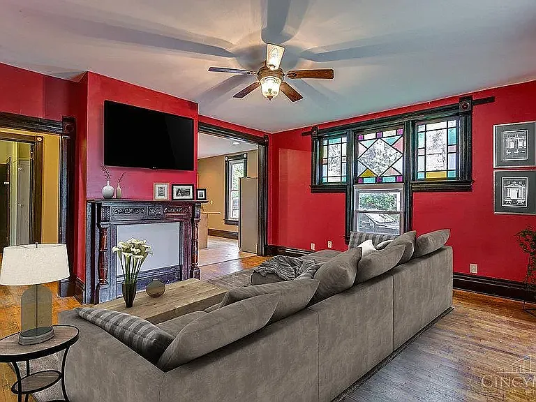 212 S College Ave — Photo 2