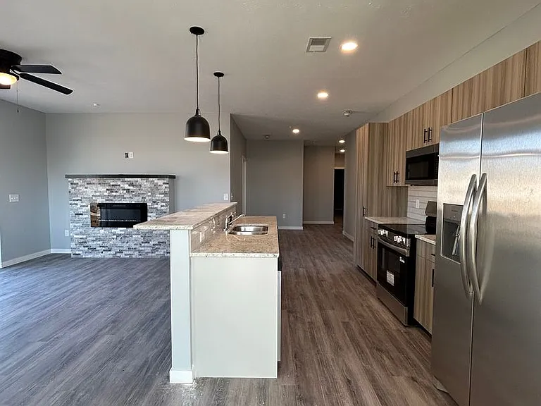 2724 Silver St — Photo 86