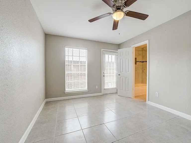 Ashford_Westchase_LivingRoom8
