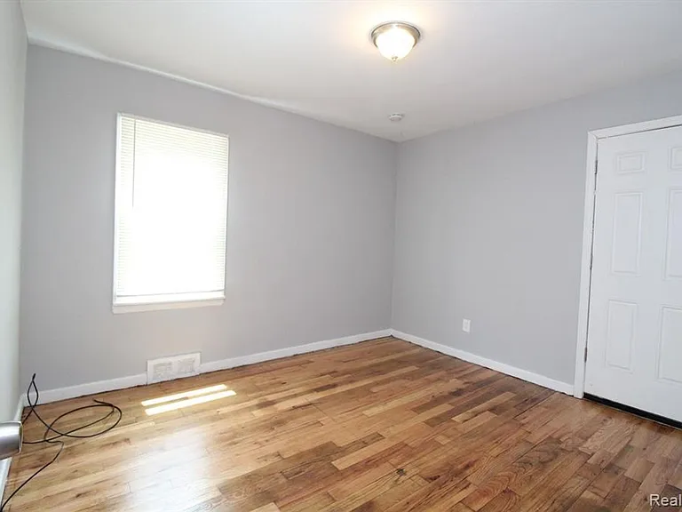11689 Wayburn St — Photo 4