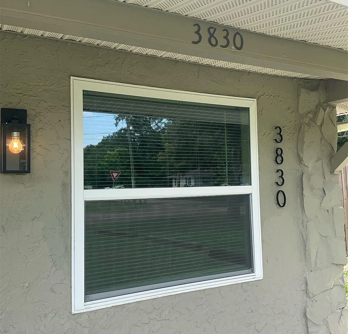 3 bed, 1032 sqft, $1,899 — Photo 2