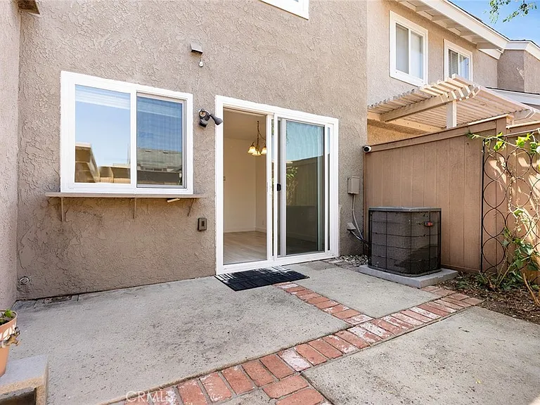 17 Hollowglen — Photo 16