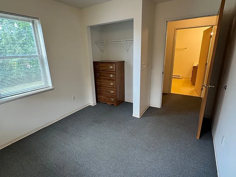 PIONEER BLUFF APARTMENTS — Photo 75