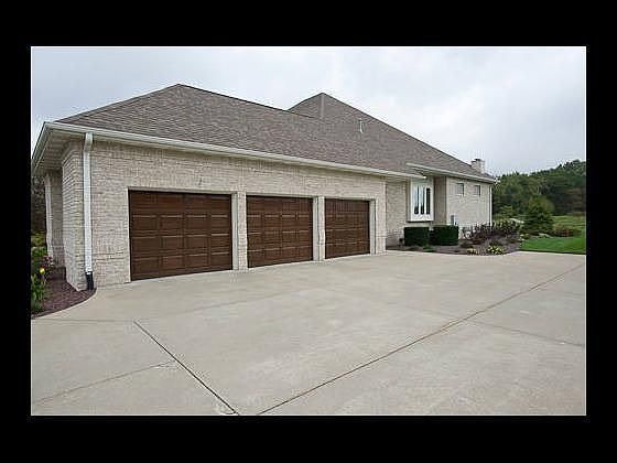 1st image of 16 Woodshire Dr