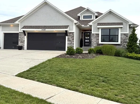 17104 Bradshaw St, Overland Park, KS 66221