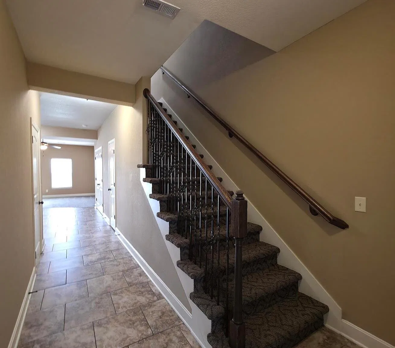 3 bed, 2.5 bath, $1,695 — Photo 2