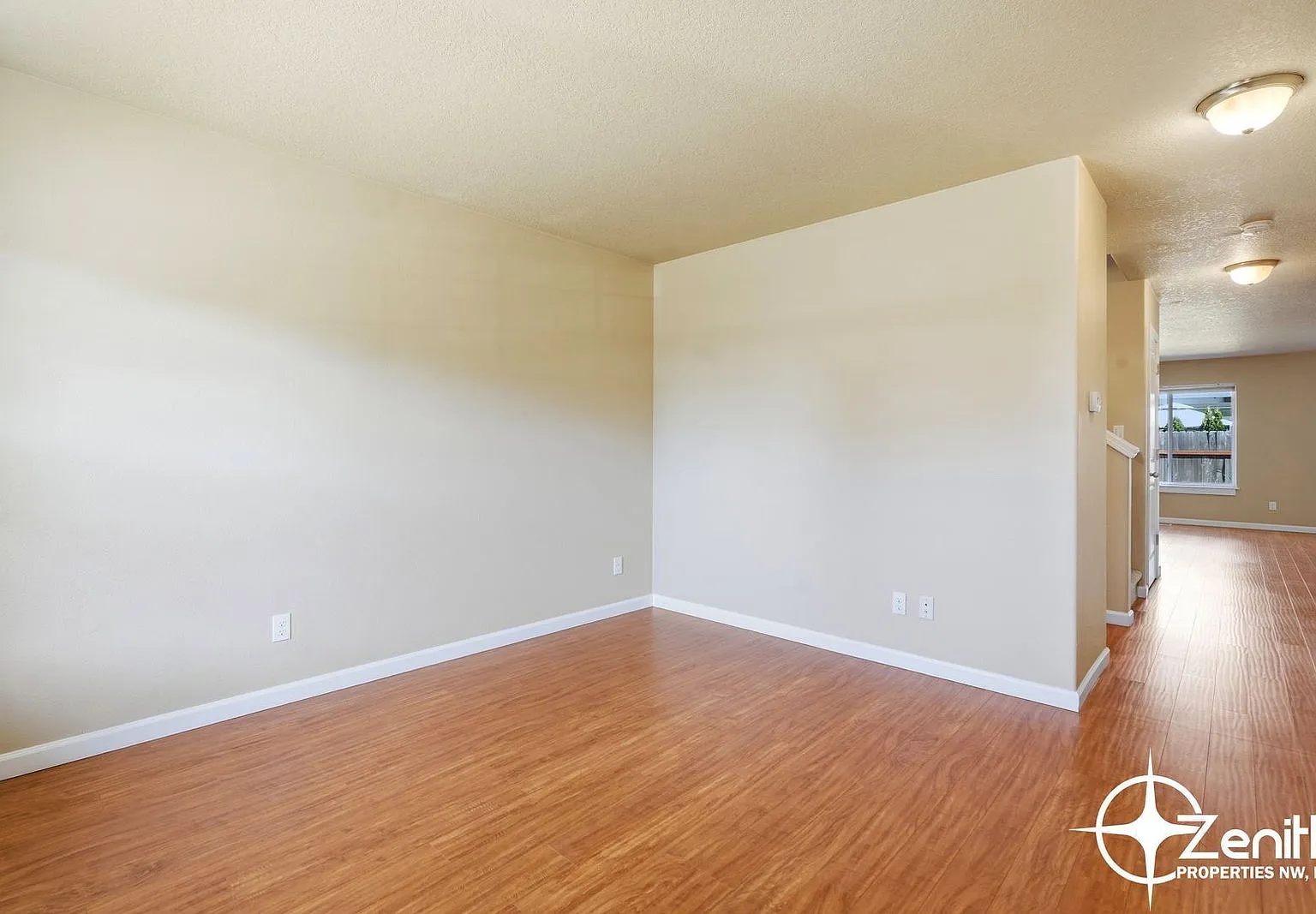 4 bed, 2.5 bath, 2133 sqft, $3,015 — Photo 4