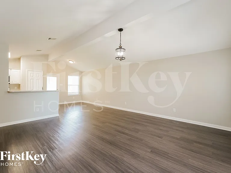 7111 Lilac Manor Ln — Photo 3