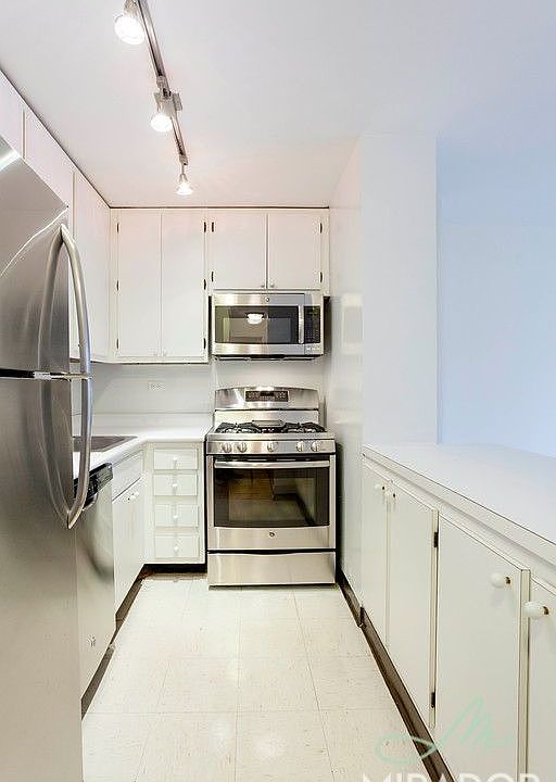 1st image of 330 E 39th St APT 10E