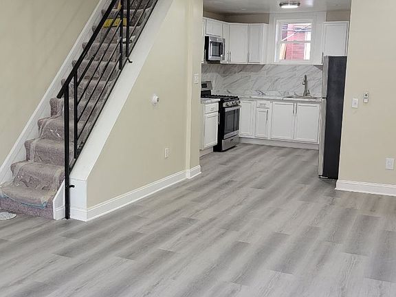 3rd image of 3833 N Delhi St