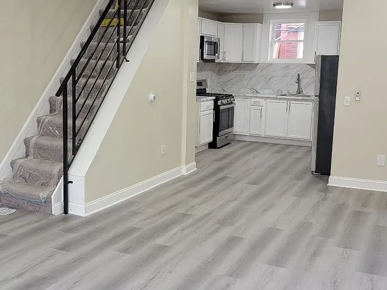 3833 N Delhi St — Photo 3