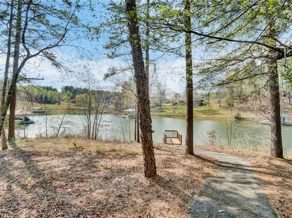 122 & 126 Island Dr, Six Mile, SC 29682