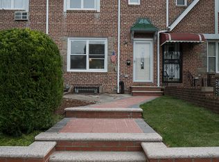 8252 61st Rd, Middle Village, NY 11379