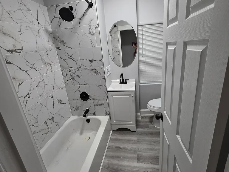 439 E Lorraine Ave — Photo 5