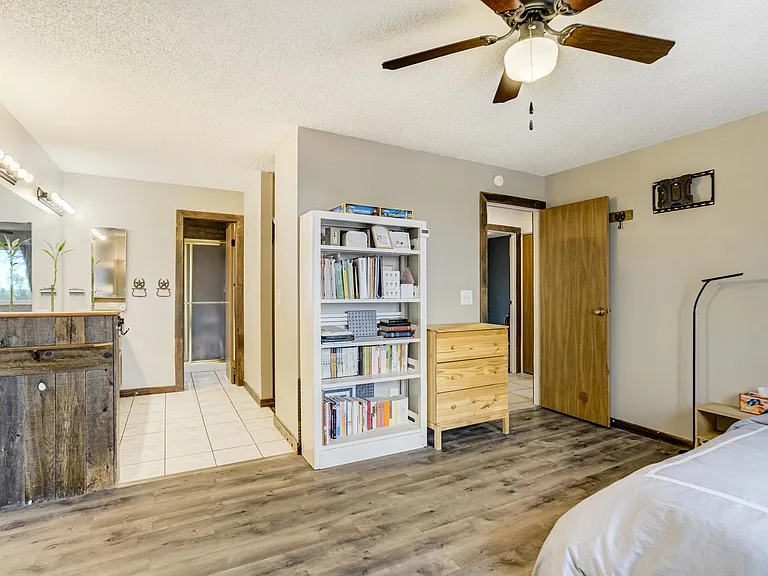 7425 Painted Rock Dr — Photo 45