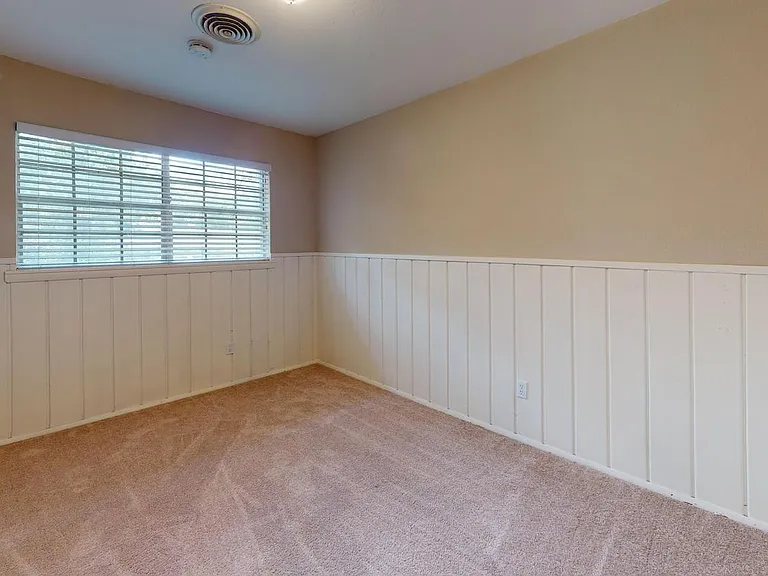 7209 Ellis Rd — Photo 10