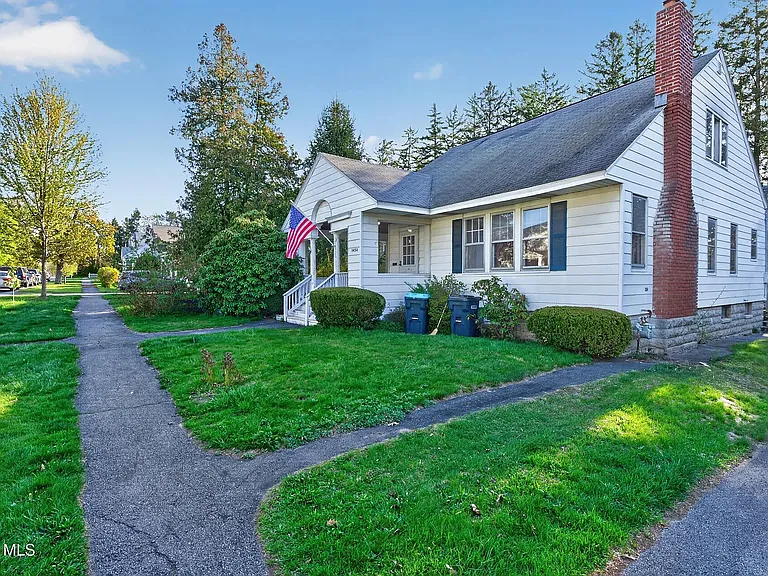 1450 Baker Ave — Photo 41