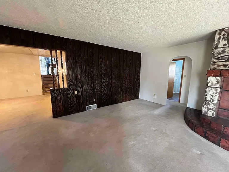 1754 Palmer Park Blvd — Photo 6
