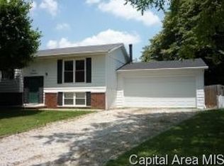 417 Pleasant Ln, Rochester, IL 62563