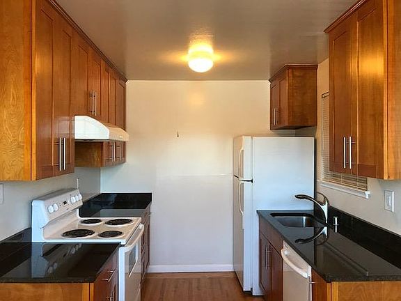 3rd image of 1296 Laurel St #2