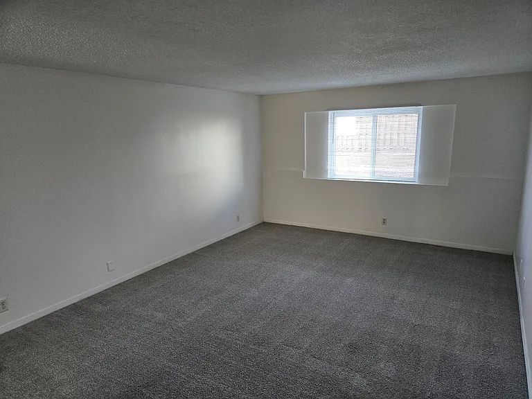 1701 Prospect St — Photo 8