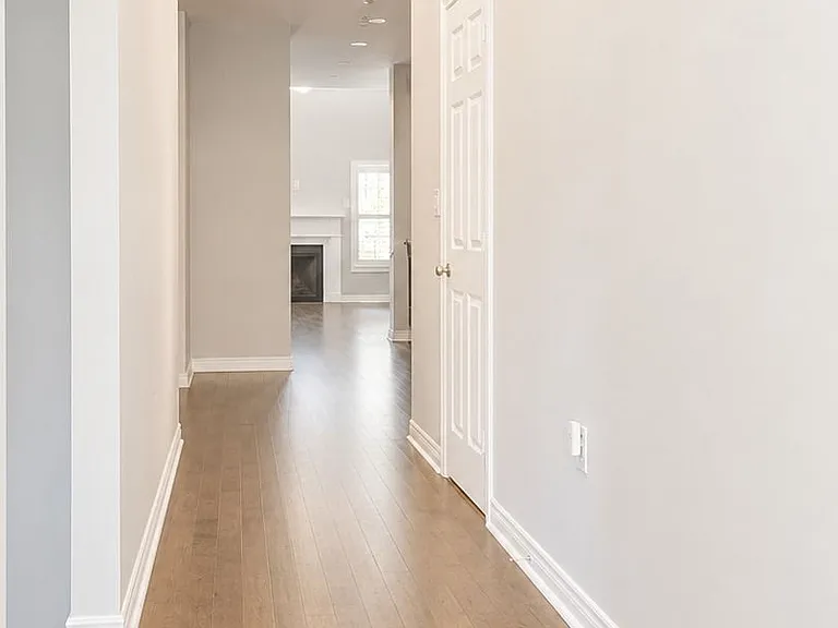 186 Blair Creek Dr #UPPER — Photo 2