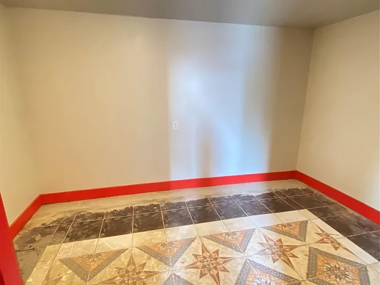10326 Antoine Dr — Photo 3