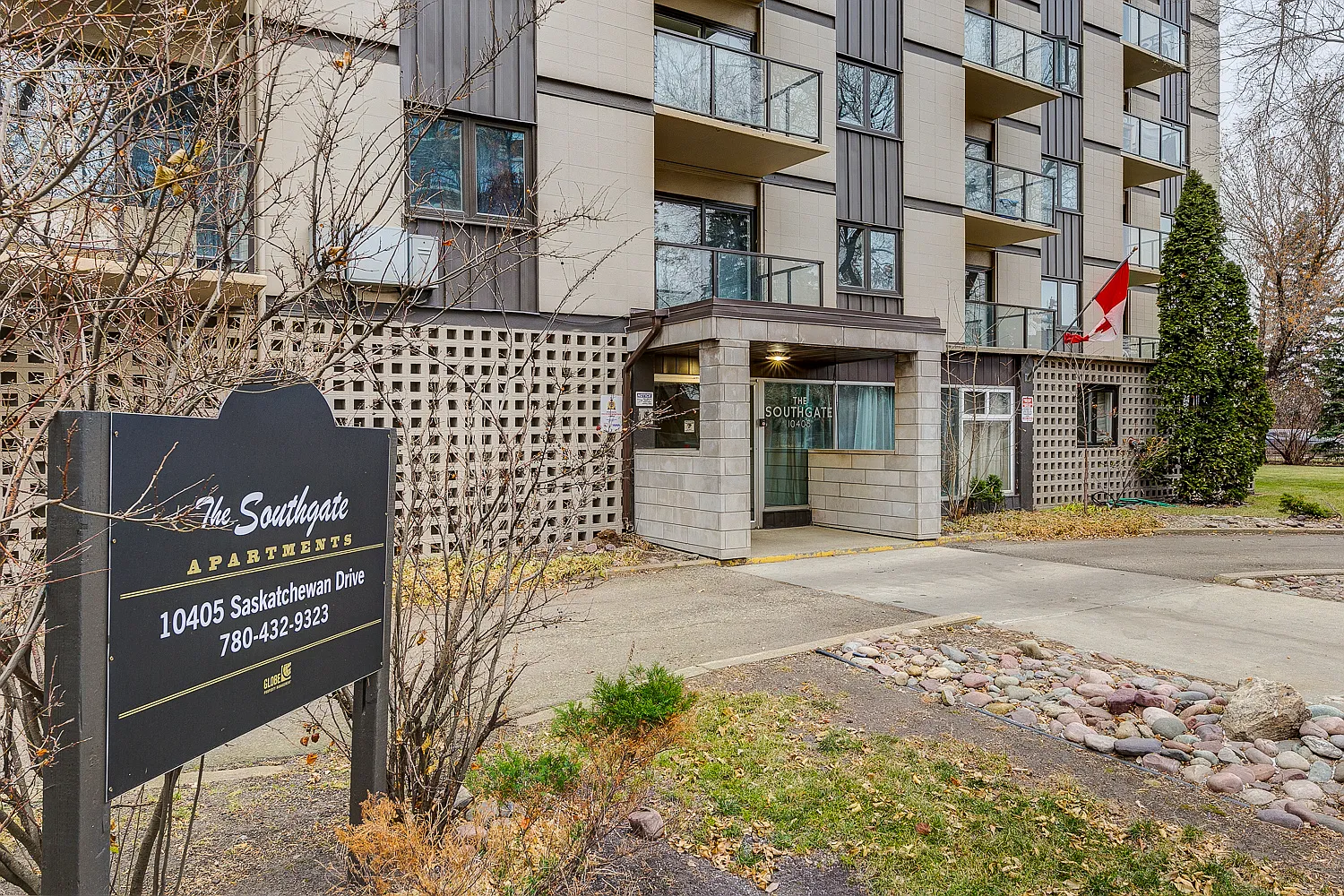 The Southgate Apartments — Photo 1