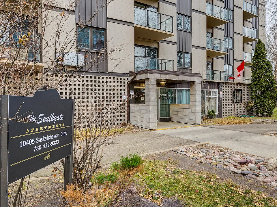 10405 Saskatchewan Dr NW