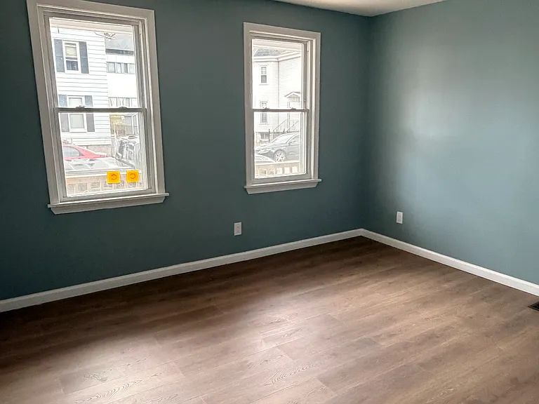 167 Caroline St — Photo 3