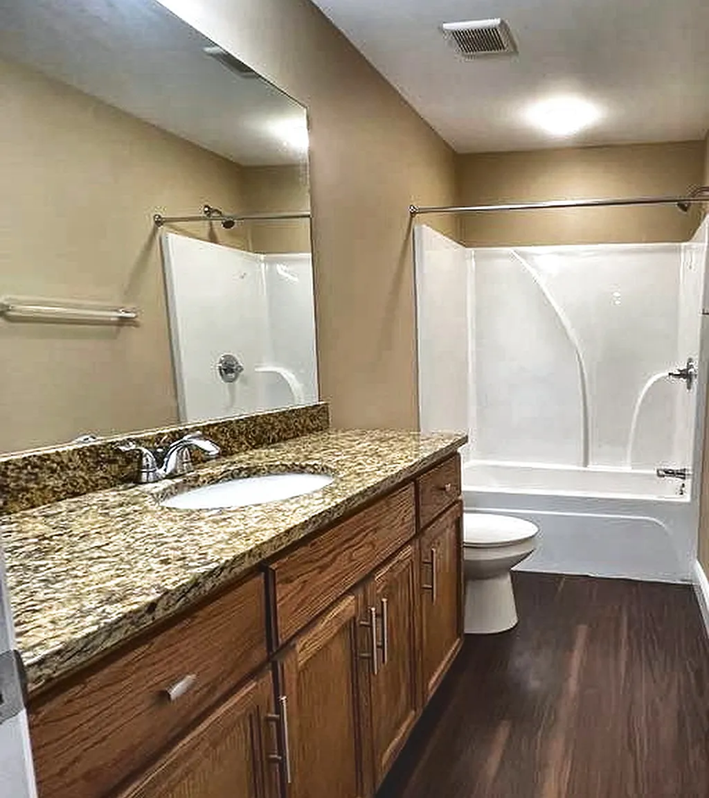 2 bed, 1008 sqft, $1,295 — Photo 1