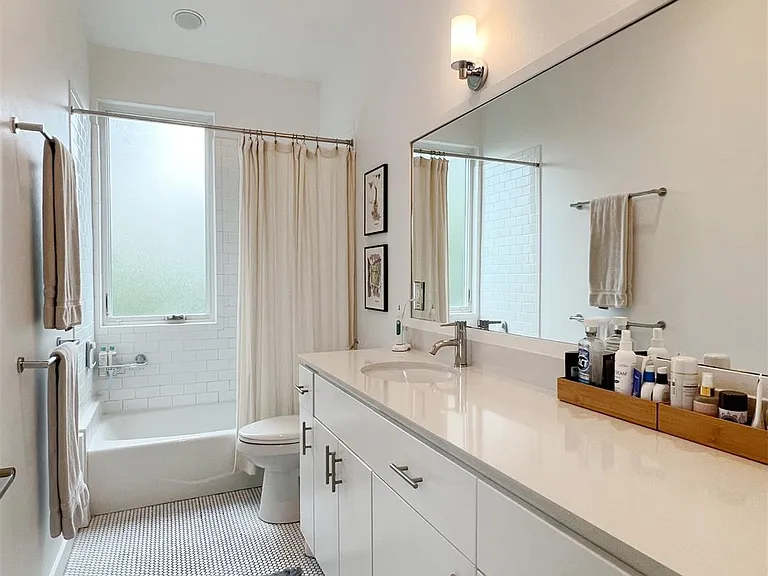 1204 Woodland Ave #B — Photo 9