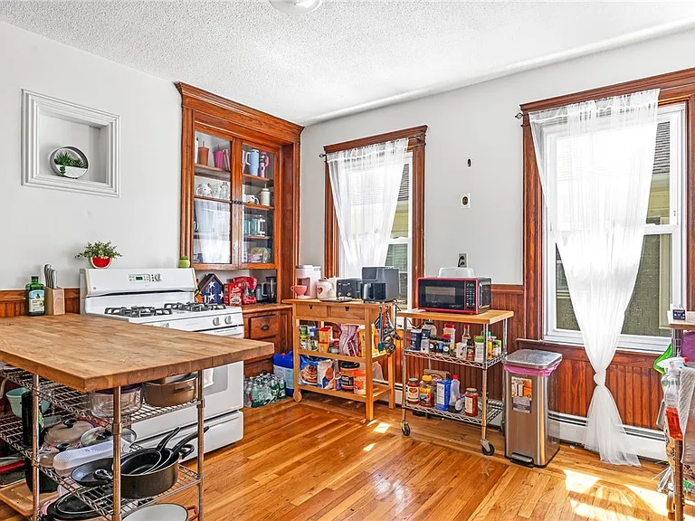 207 Jewett St #2 — Photo 3