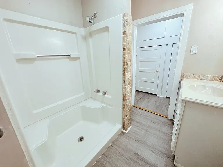 1016 Sulphur Springs Rd — Photo 8