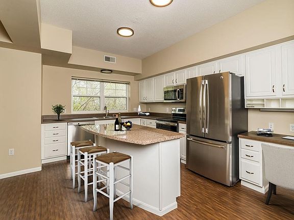 2nd image of 3452 Autumn Woods Dr