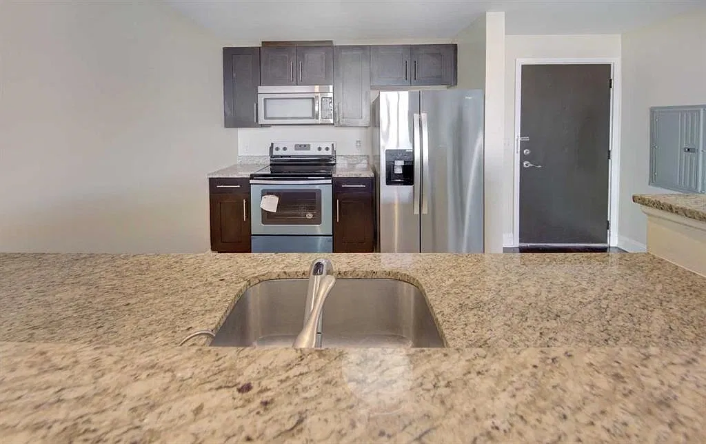 2 bed, 2.0 bath, $3,150 — Photo 2