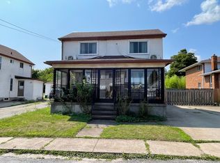 5720 Peer St, Niagara Falls, ON L2G 1X1