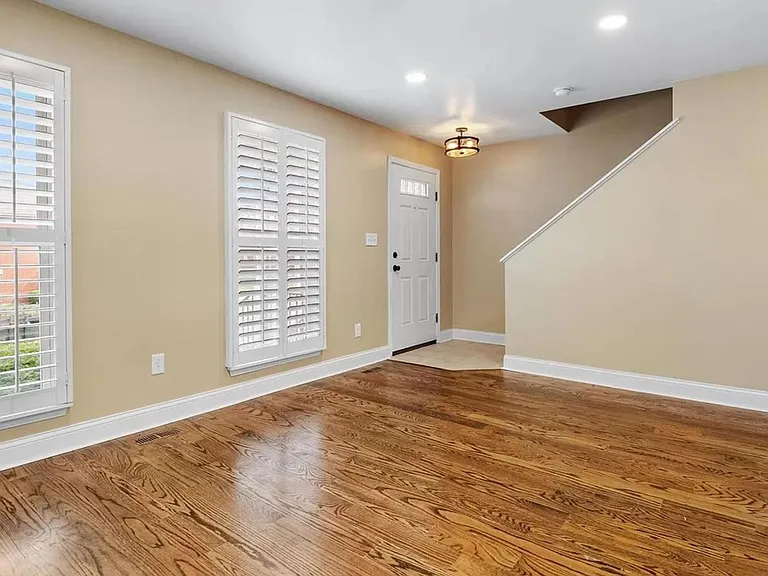 3920 Folsom Ave — Photo 8